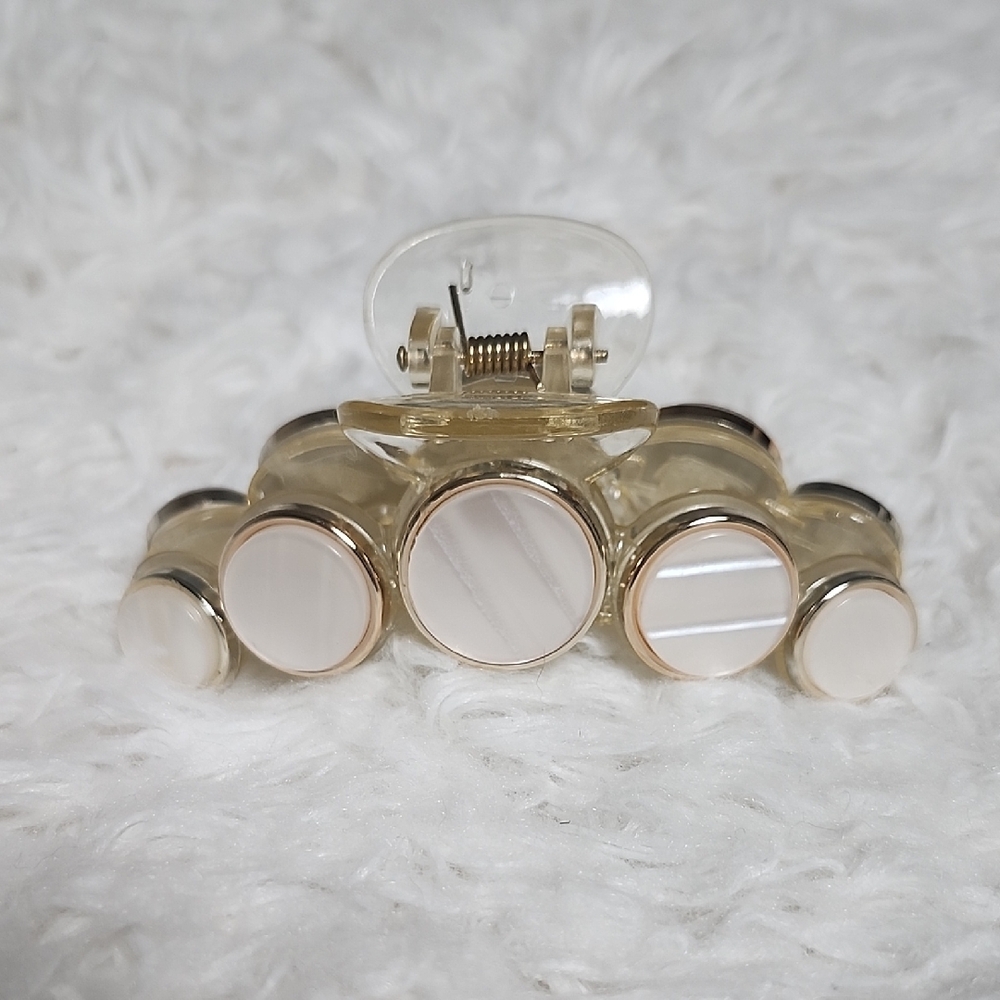 Elegant Cream Hair Clip